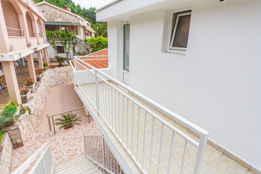 Apartmani Steni สเวติ สเตฟาน ภายนอก รูปภาพ